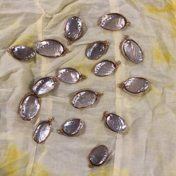 Shell Pendants - Picture 4 of 10